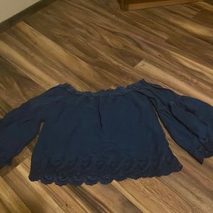 off the shoulders bell-sleeved top